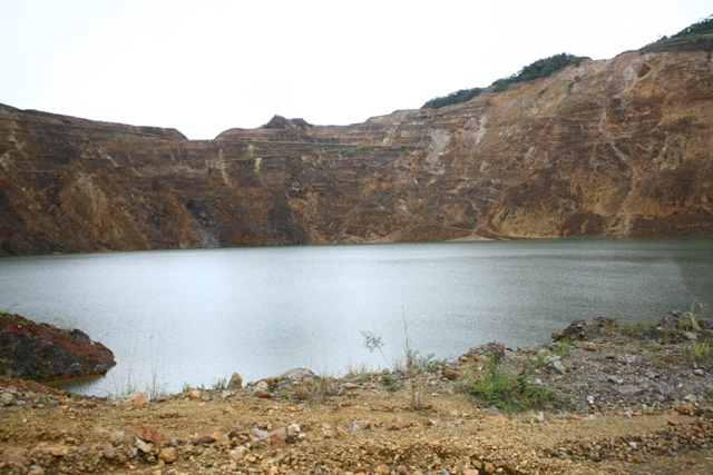 mamut copper mine, pollution, mining, lake, crater